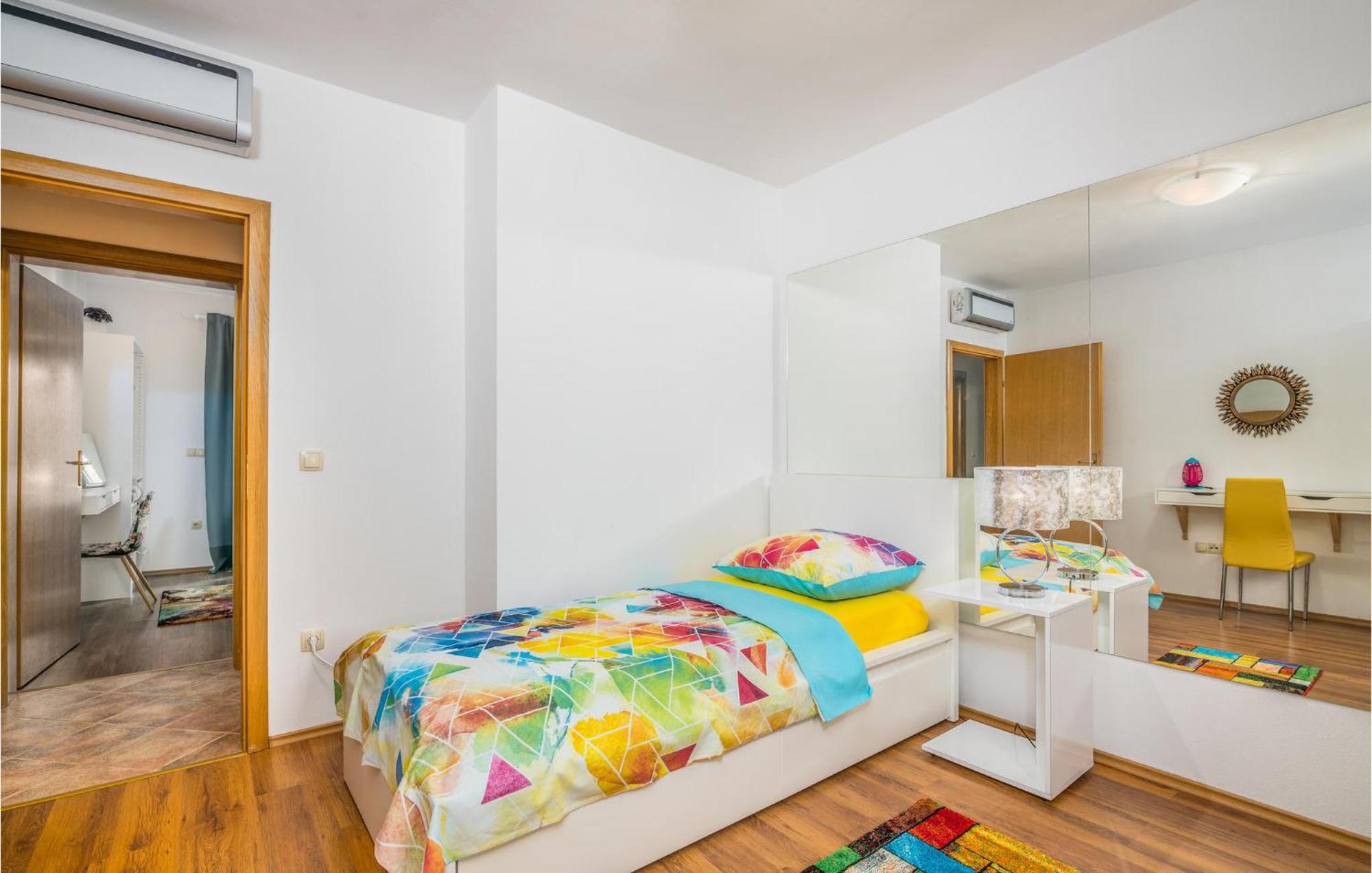 Nice Home In Lakmartin With Outdoor Swimming Pool Bagian luar foto