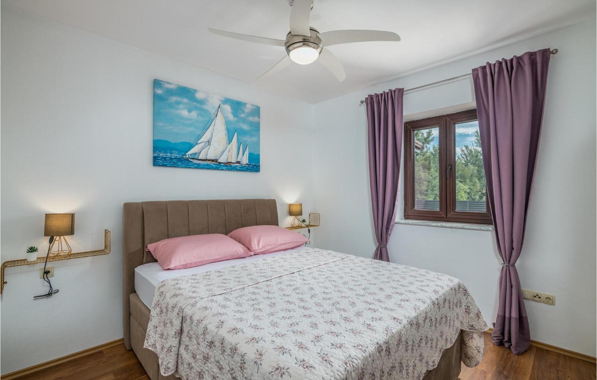 Nice Home In Lakmartin With Outdoor Swimming Pool Bagian luar foto