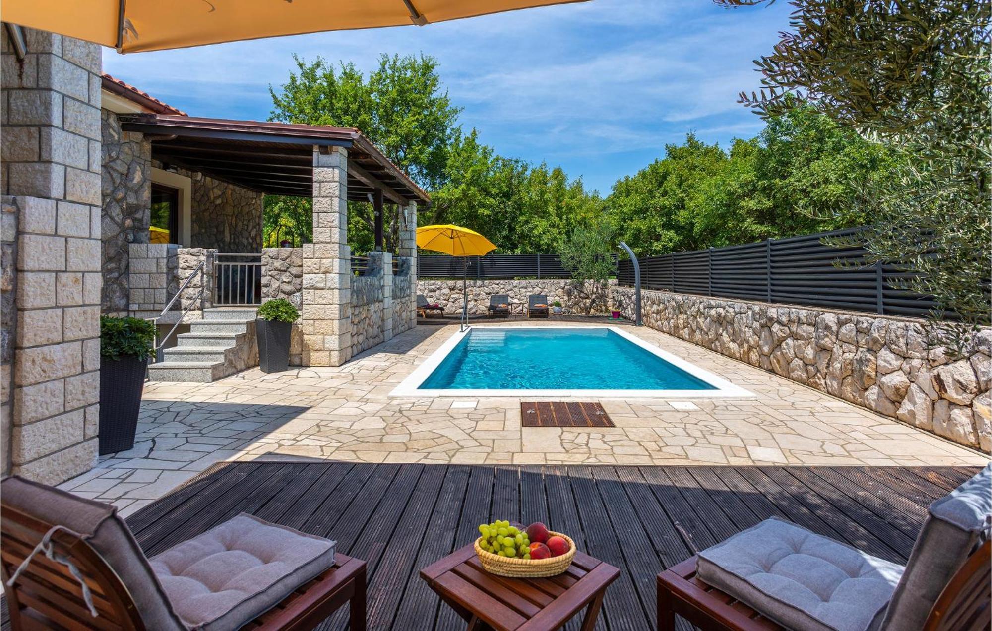 Nice Home In Lakmartin With Outdoor Swimming Pool Bagian luar foto